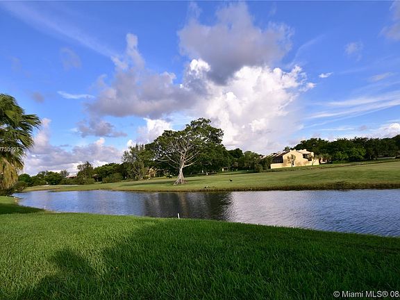 4th image of 3607 Estepona Ave #D-26