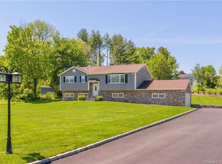 5 Mendes Rd, Danbury, CT 06811