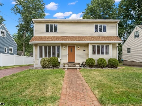 124 Harrington Rd, Clifton City, NJ 07012