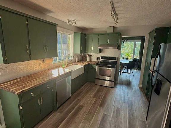 5th image of 165 S Hansen Dr