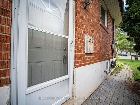3rd image of 538 Queens Dr #Basement
