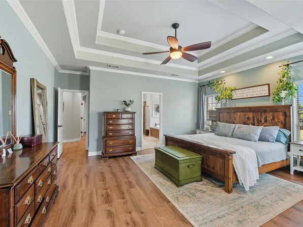 100 Overton Ridge Cir, Weatherford, TX 76088