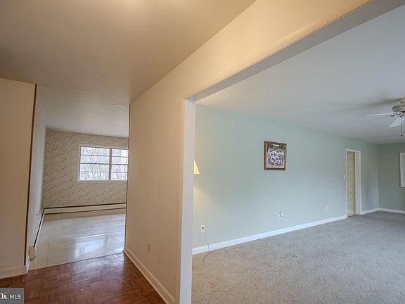 5th image of 633 Ridge Rd