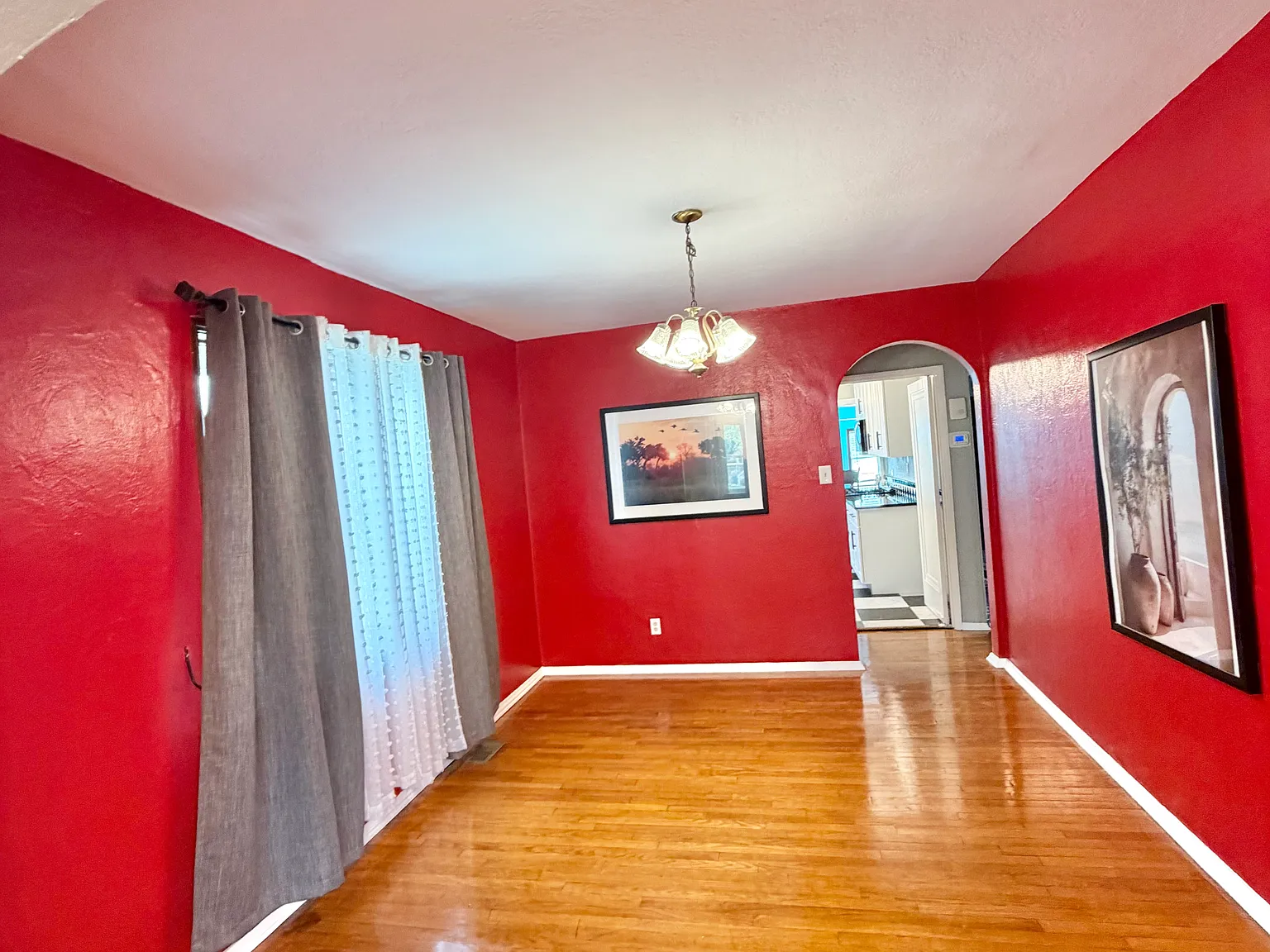 2 bed, 1.5 bath, 1300 sqft, $2,100 — Photo 4