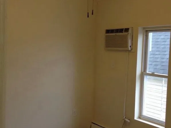 (undisclosed Address), South Richmond Hill, NY 11419