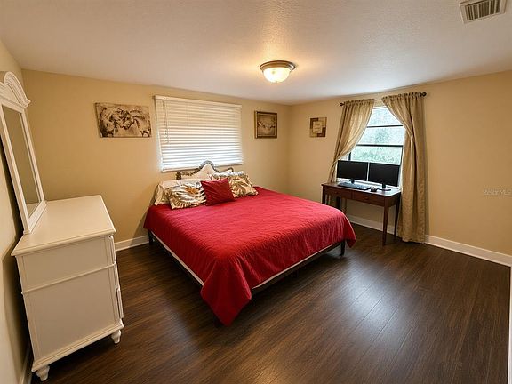 4th image of 21145 EVERGREEN COURT