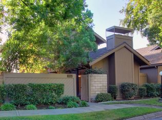 1954 Discovery Village Ln, Gold River, CA