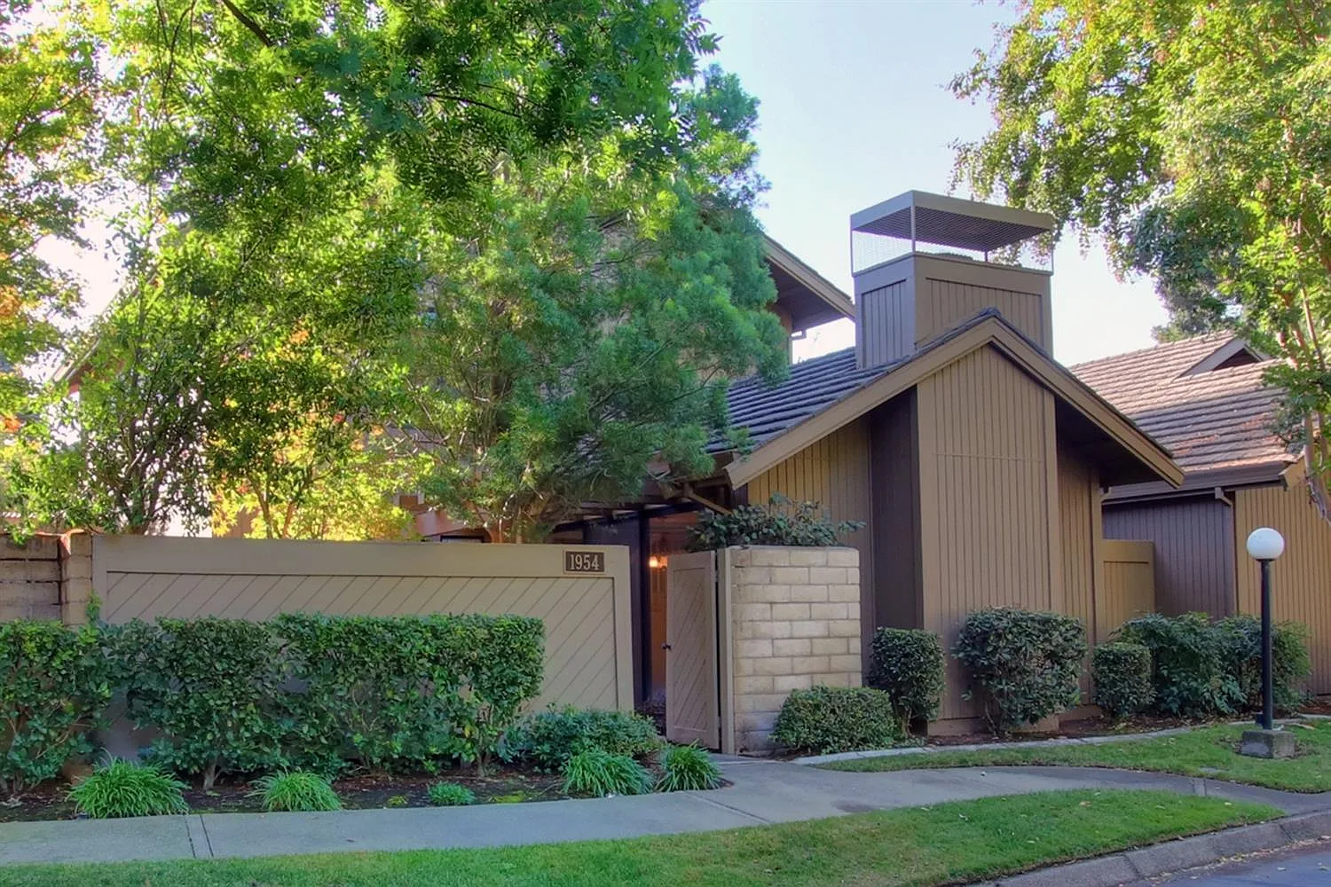 1954 Discovery Village Ln photo 1
