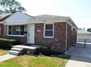 8306 State Park, Center Line, MI 48015