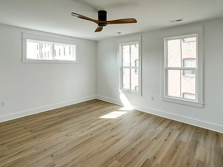 901 Commerce St #1 — Photo 24