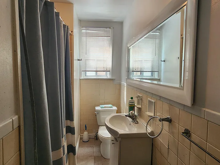 150 Robert St #1 — Photo 8