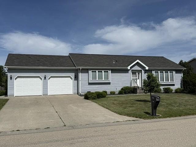 1st image of 305 15th St N