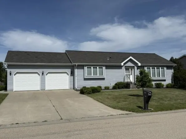 305 15th St N, Breckenridge, MN 56520