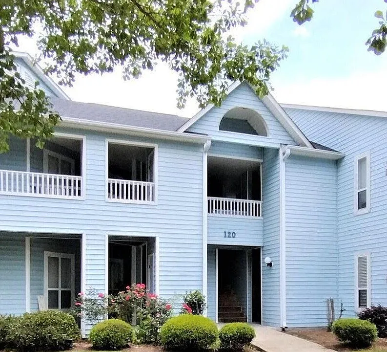 120 Breezewood Dr