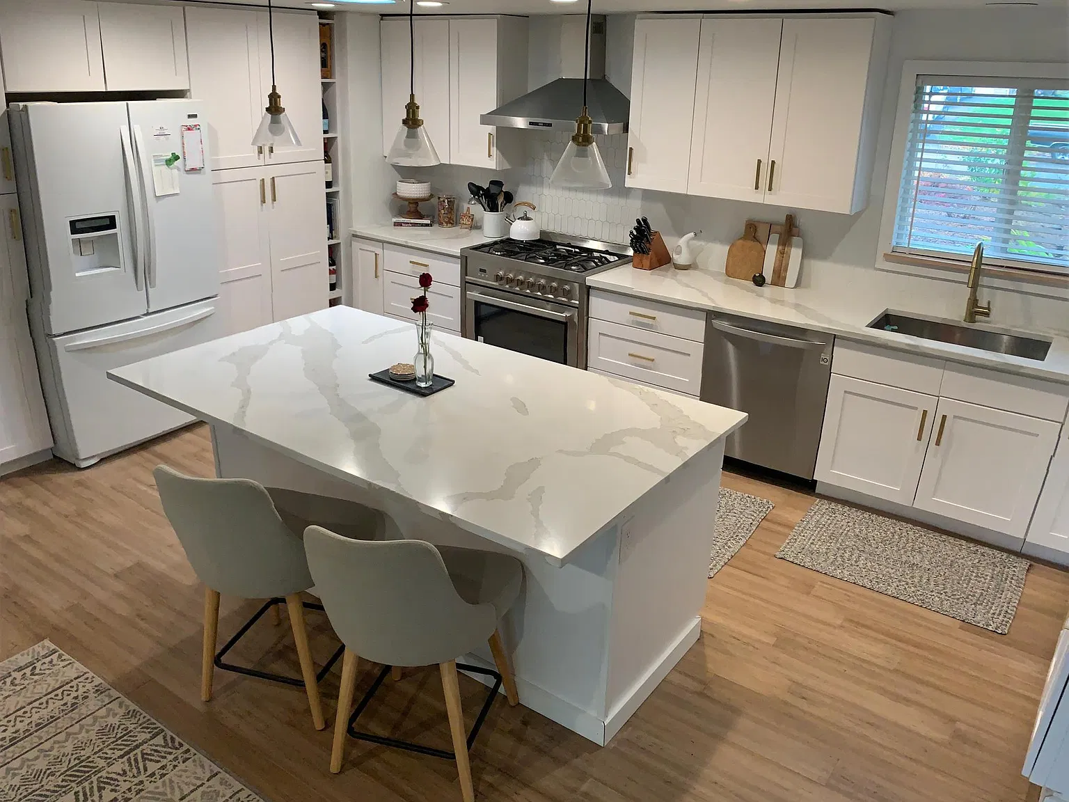 4 bed, 2100 sqft, $3,675 — Photo 1