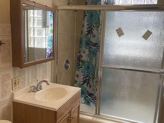5th image of 6211 S Whipple St #1