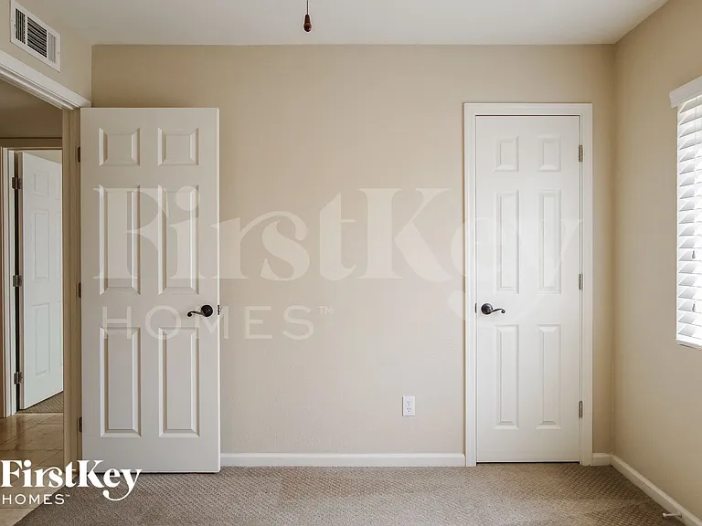 4134 E Campo Bello Dr — Photo 12