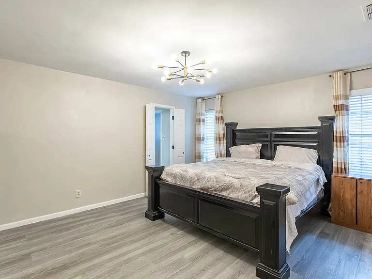 857 Chaucer Dr — Photo 13