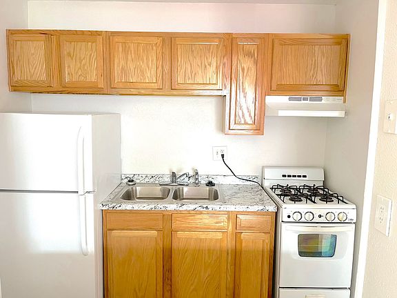 5th image of 433 Mesilla St SE #8