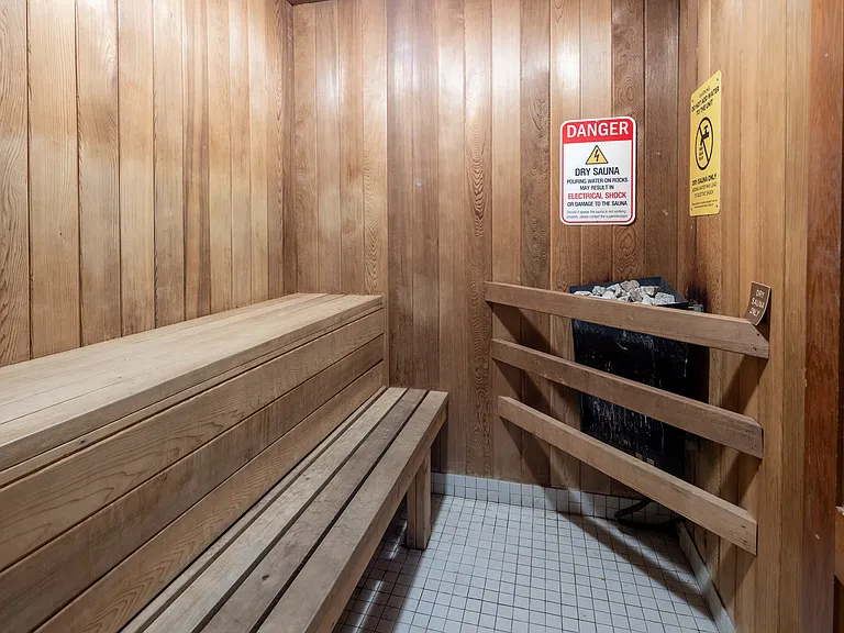 433 King St — Photo 18