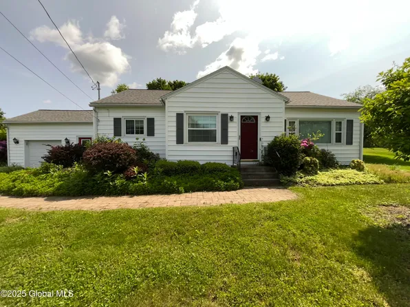 11 Calhoun Road, Troy, NY 12180