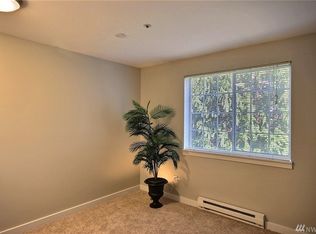 7453 Newcastle Golf Club Rd APT J202, Renton, WA 98059