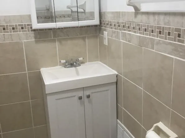 2948 Lehman St #1, Hamtramck, MI 48212