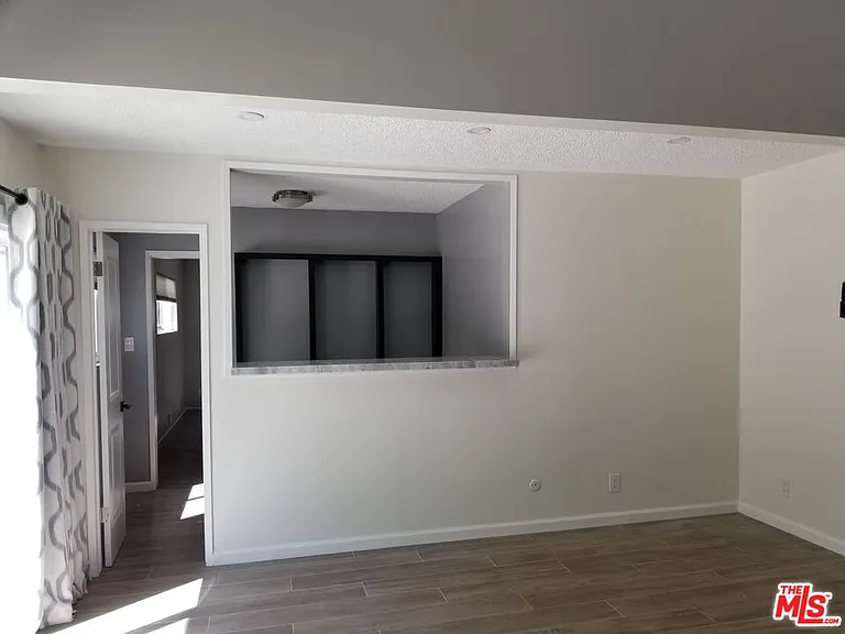 5652 Glenford St — Photo 24