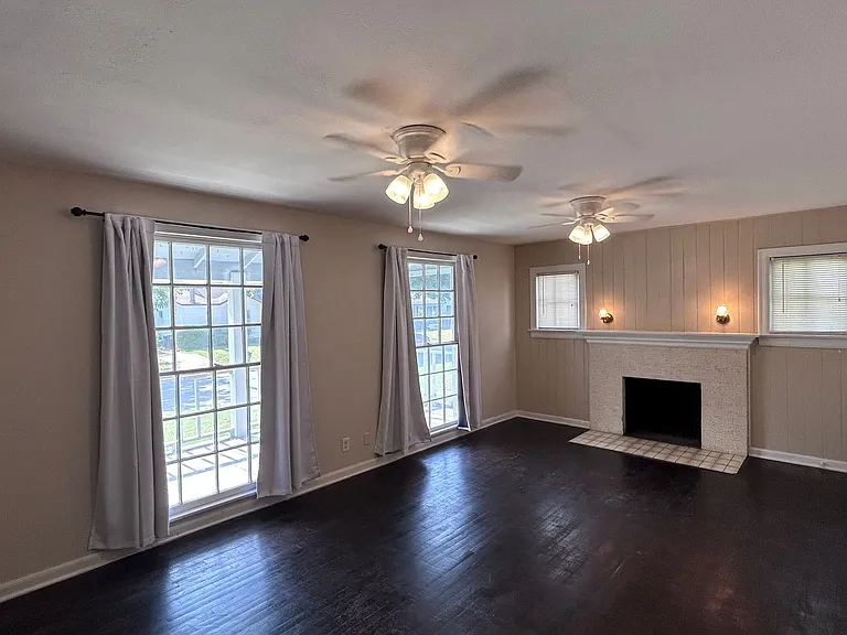3600 Kell St — Photo 3