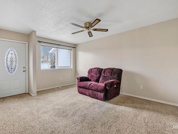 5th image of 406 Diamond Dr