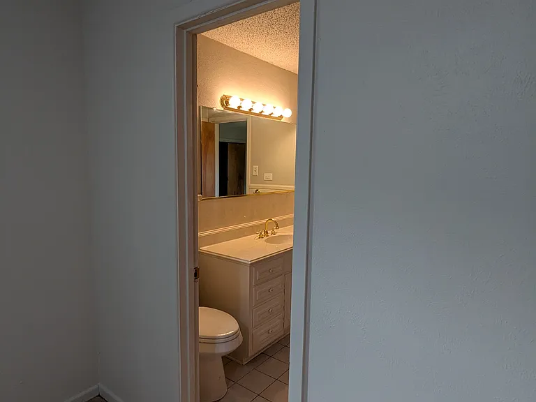 2311 Lange St — Photo 23
