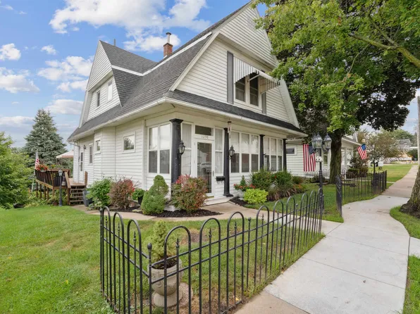 1298 Belmont St, Dubuque, IA 52001