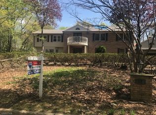 12 Vaughn Dr, Ramsey, NJ 07446