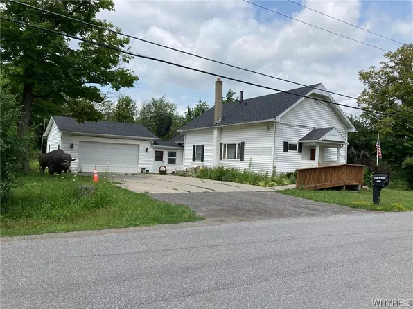 388 Lapp Rd, Alden, NY 14004