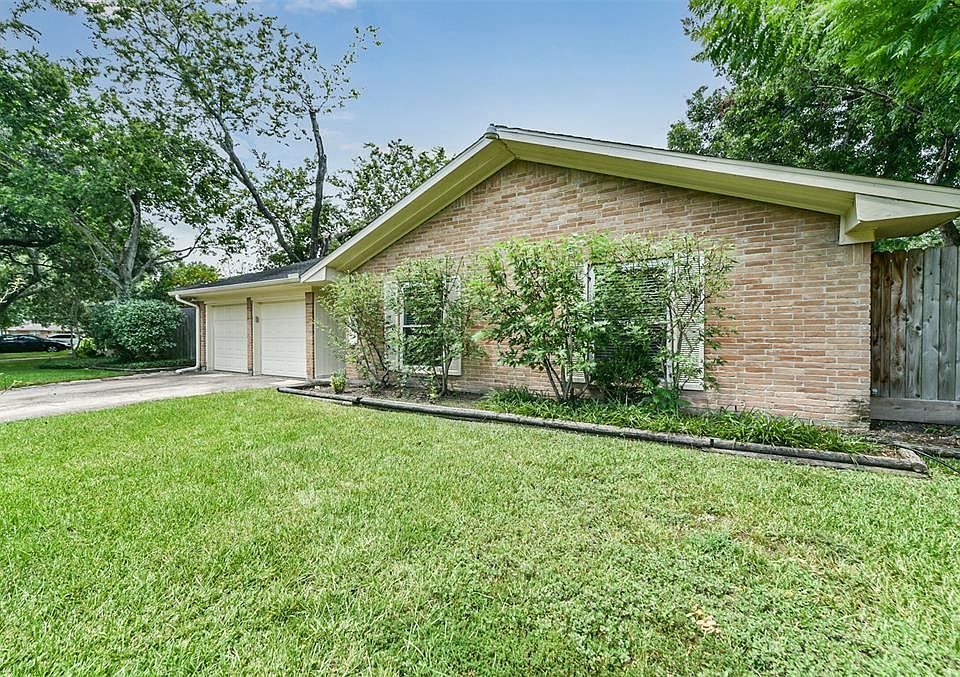 1st image of 5106 Stillbrooke Dr