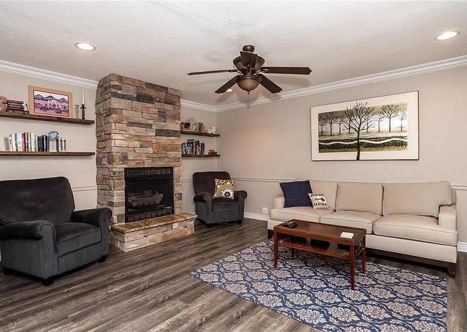 1st image of 16 Ciemny Ln