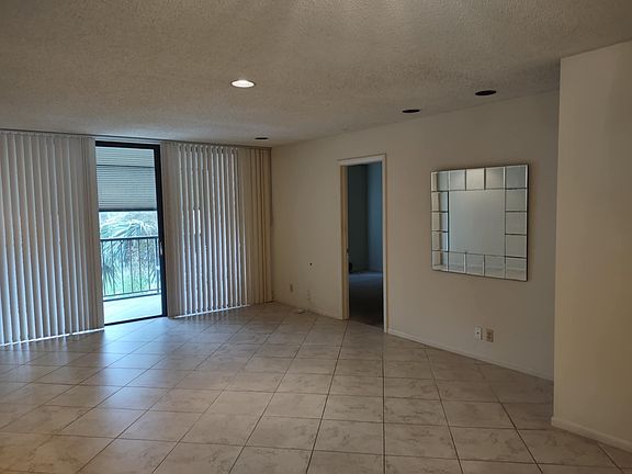 4th image of 4411 Trevi Court #203
