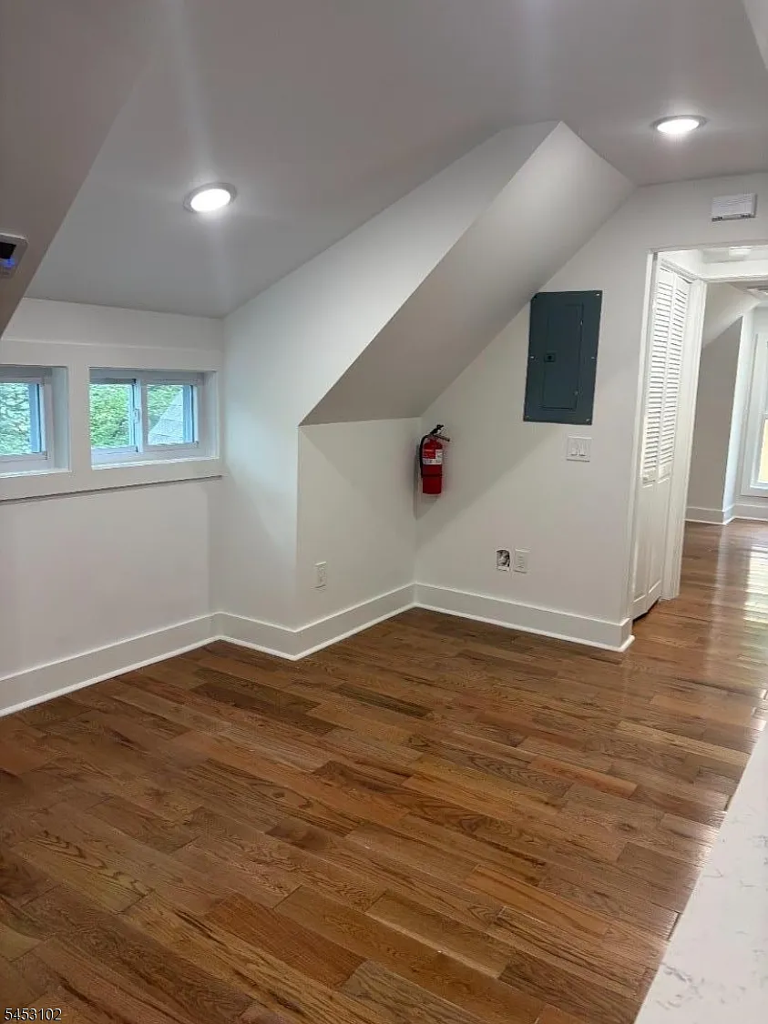 Studio, 1.0 bath, 426 sqft, $1,950 — Photo 4