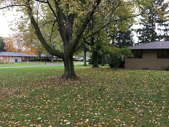 3rd image of 2161 Glen Dr