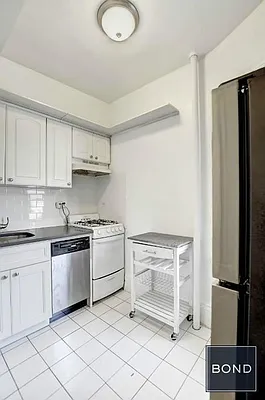 Rented by Bond New York | media 19