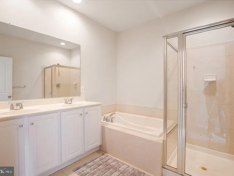 7969 Crescent Park Dr — Photo 6