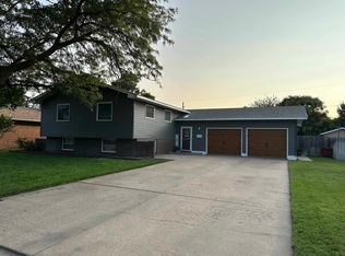1613 Van Fleet Ln, Great Bend, KS 67530