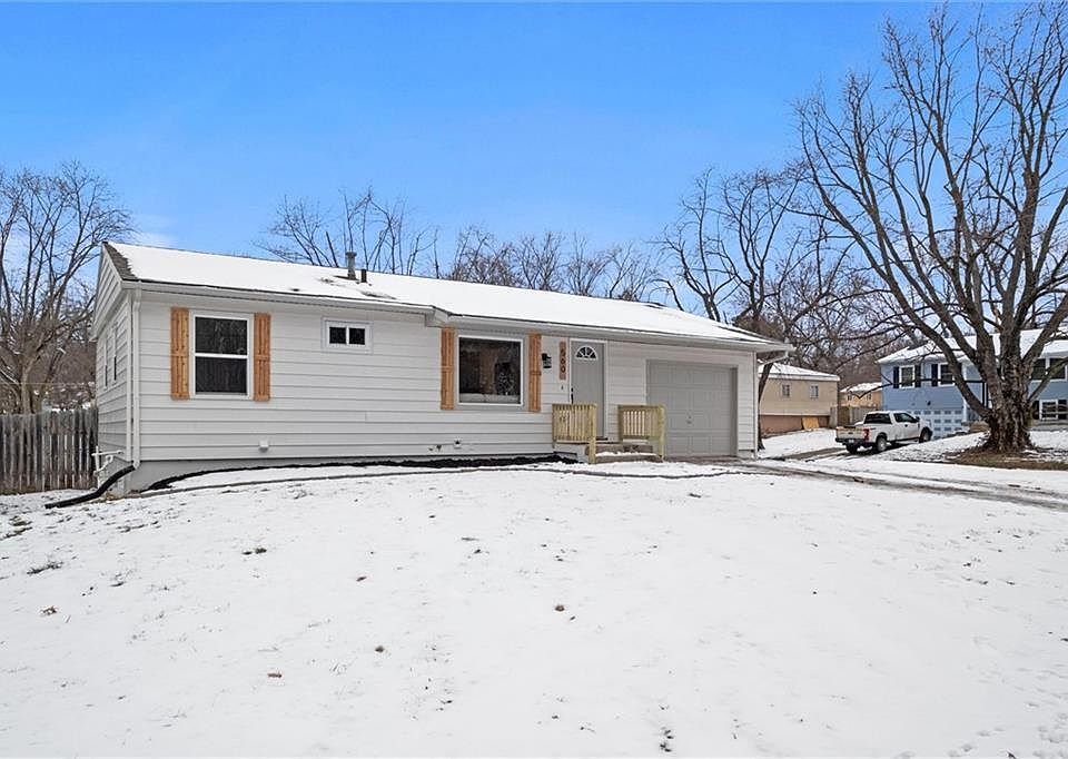 1st image of 560 N Powahatan Dr