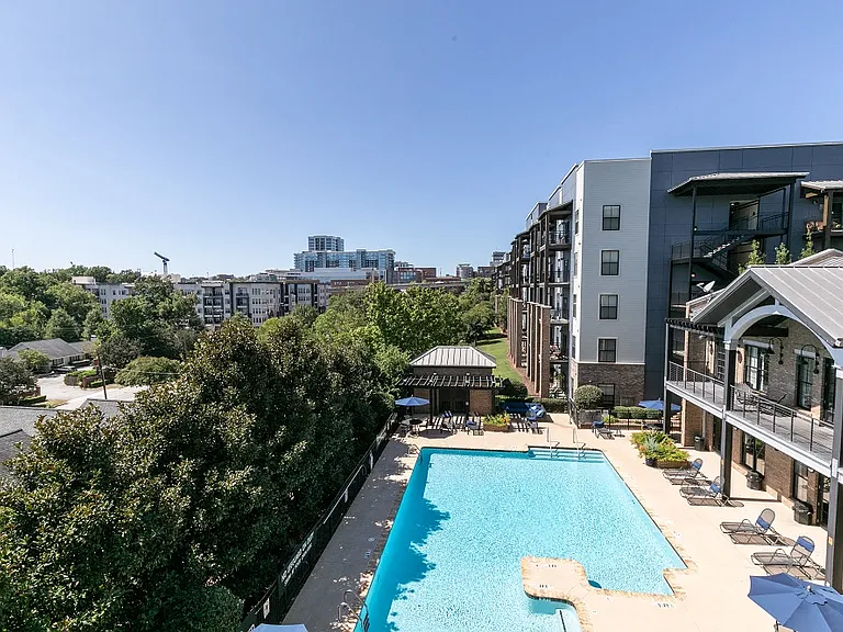 27 Station Ct — Photo 9