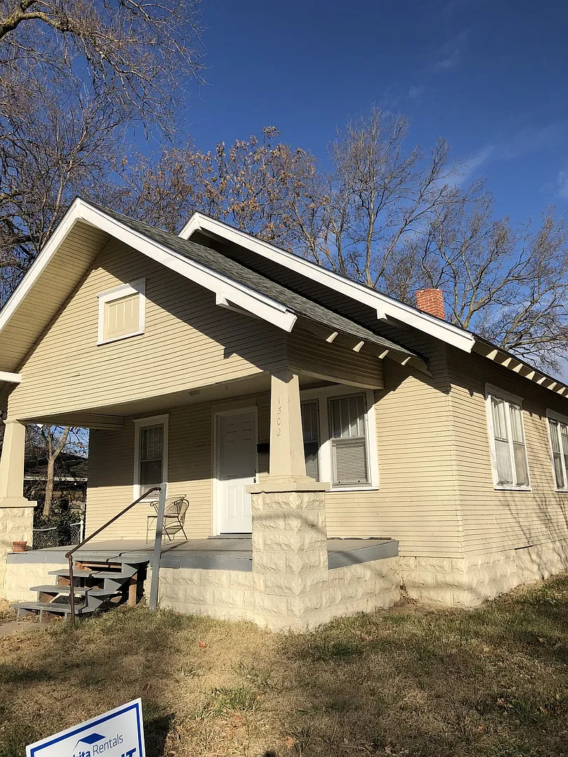 Two-bedroom house available for rent — Photo 1