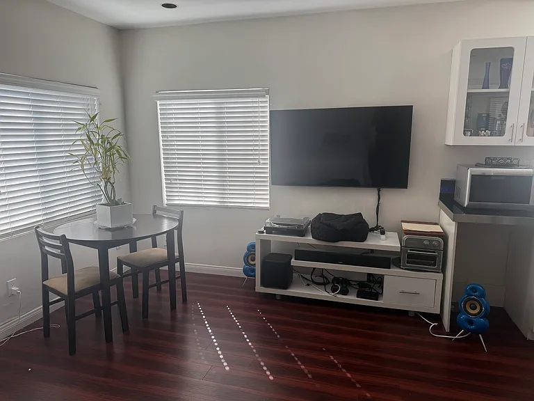 5220 La Jolla Blvd — Photo 4