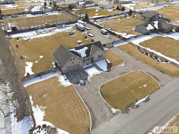 3rd image of 3966 E 146 N