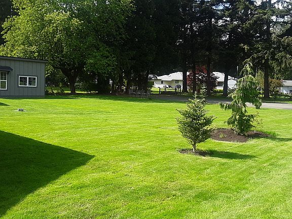 2nd image of 8541 Lynnwood Dr