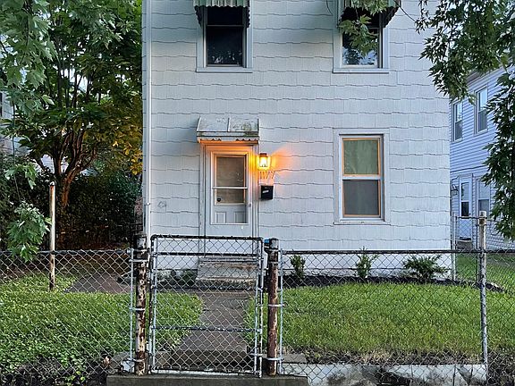 Front of house on Heaton st