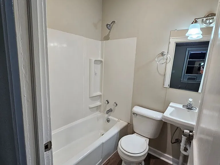 Robinson Heights — Photo 14